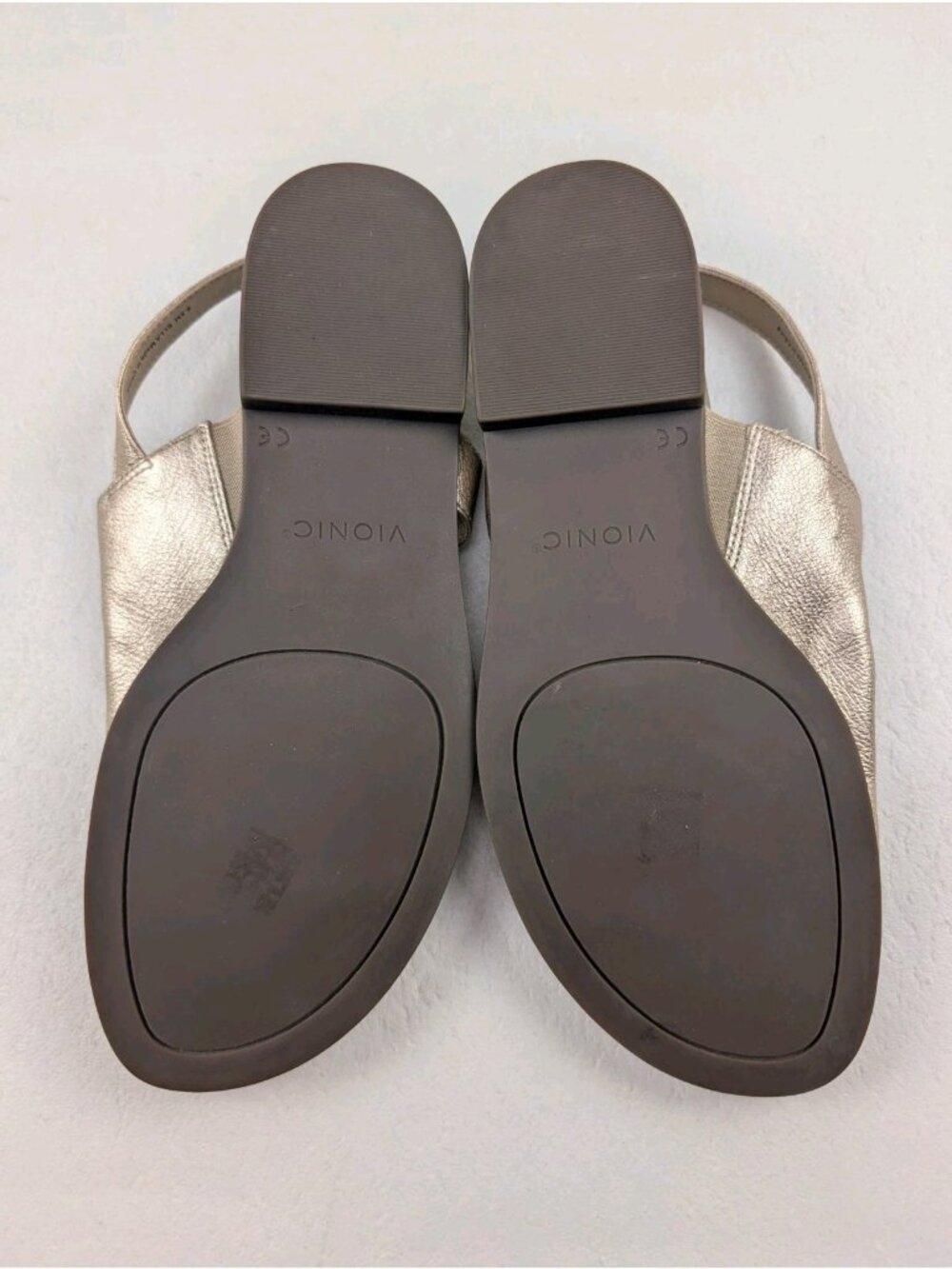 Vionic Ella Slingback Toe Loop Sandal Women 8.5 Gold Metallic Leather Adjustable - Picture 12 of 12